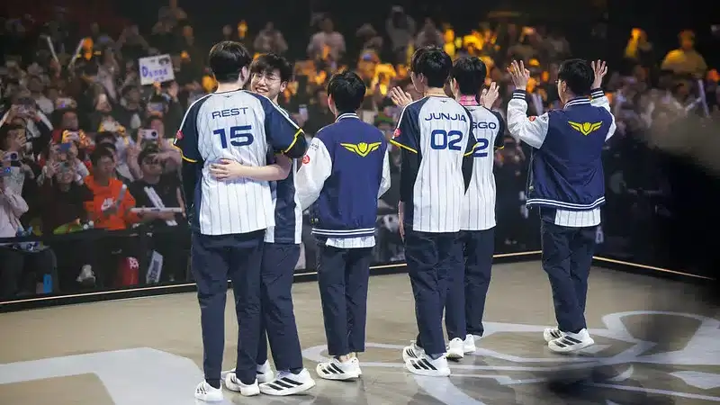 T1, CFO và Top Esports giành được những suất cuối cùng vào tứ kết Chung kết Thế giới 2025