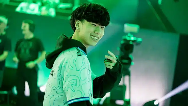 MKOI sẽ giữ nguyên toàn bộ đội hình LEC cho năm 2026 1 Movistar KOI (MKOI) Ibai Llanos xác nhận giữ đội hình cũ cho mùa giải 2026