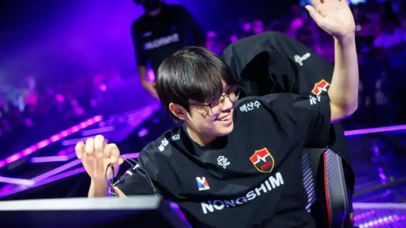 PRX & NS "hủy diệt" trận mở màn Playoff Masters Santiago 2 Nongshim lội ngược dòng 7-5 sau khi bị dẫn 0-4 hiệp 1