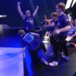 Sự Hào Nhoáng Đang Giết Chết Linh Hồn Của Esports