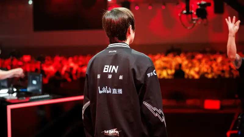 Bin Gửi “Chiến Thư” Huyết Chiến Zeus Tại Chung Kết Nhánh Thắng