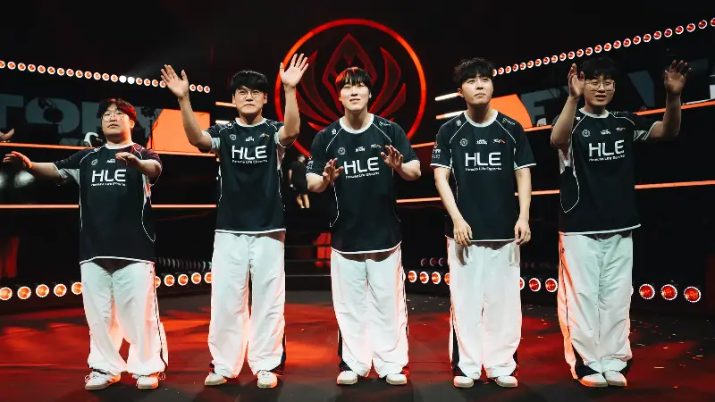Nhưng HLE lại ở thế chân tường